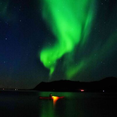 Northern Lights Kayak & Hot Tub 3