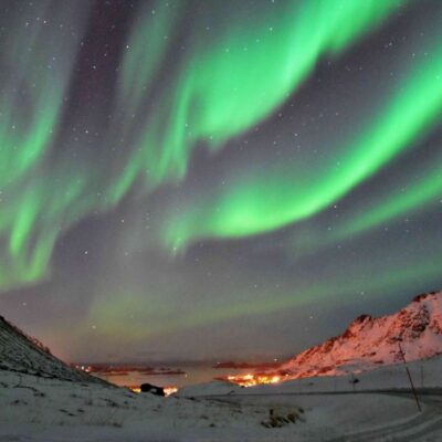 Northern lights with snowshoe 5