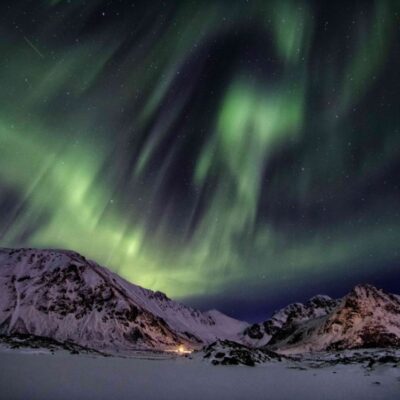 Northern lights with snowshoe 2